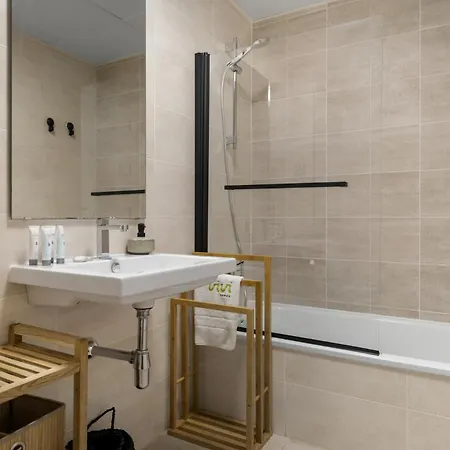 Apartment Vivi Homes - Blossom Pool, Gym & Terrace *