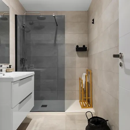 Apartment Vivi Homes - Blossom Pool, Gym & Terrace