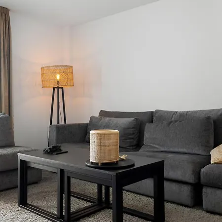 Apartment Vivi Homes - Blossom Pool, Gym & Terrace
