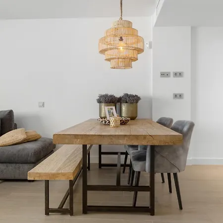 Apartment Vivi Homes - Blossom Pool, Gym & Terrace