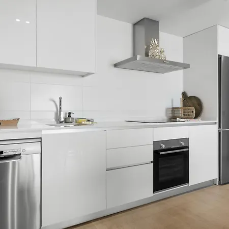 Vivi Homes - Blossom Pool, Gym & Terrace Apartment